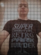 Selfie im "Super Digital Retro Park Builder"-T-Shirt